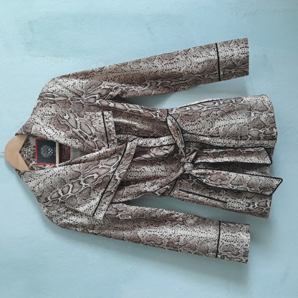 Vince Camuto Python Print Trench, XS